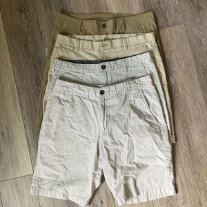 Men’s khaki shorts